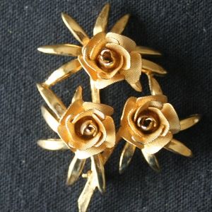 Brooks Goldtone Trio Rose Cluster Brooch-vintage